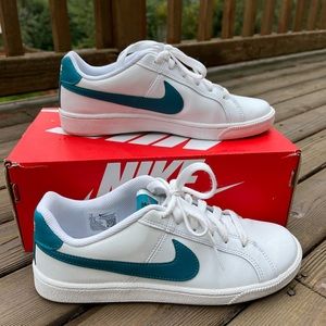 Nike Court Royale Excellent Condition Size 7